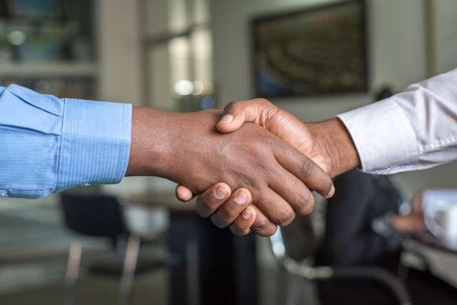 Vendor Alat Kesehatan yang Baik vs Buruk: 10 Indikator Sebelum Kontrak