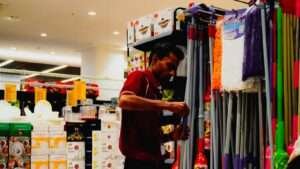 Cara Menyimpan Alat Kebersihan agar Bersih dan Awet